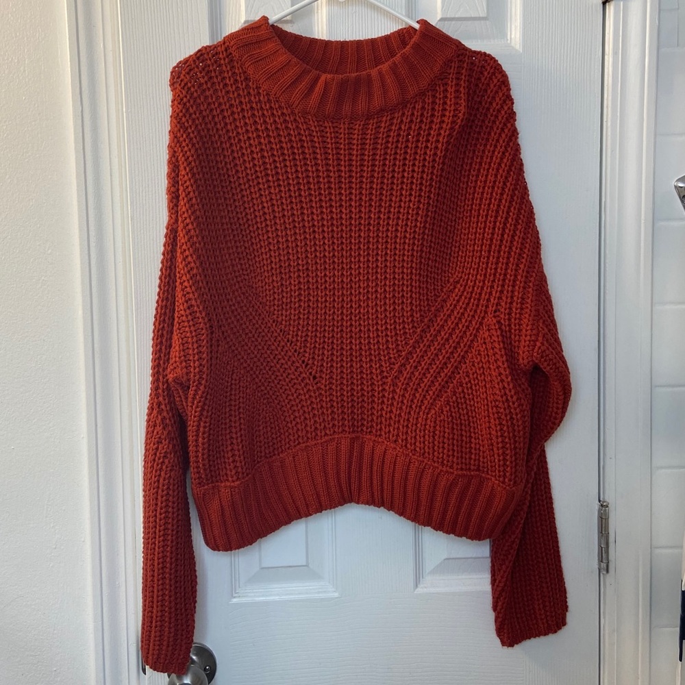Slightly Cropped Knit Sweater Size M